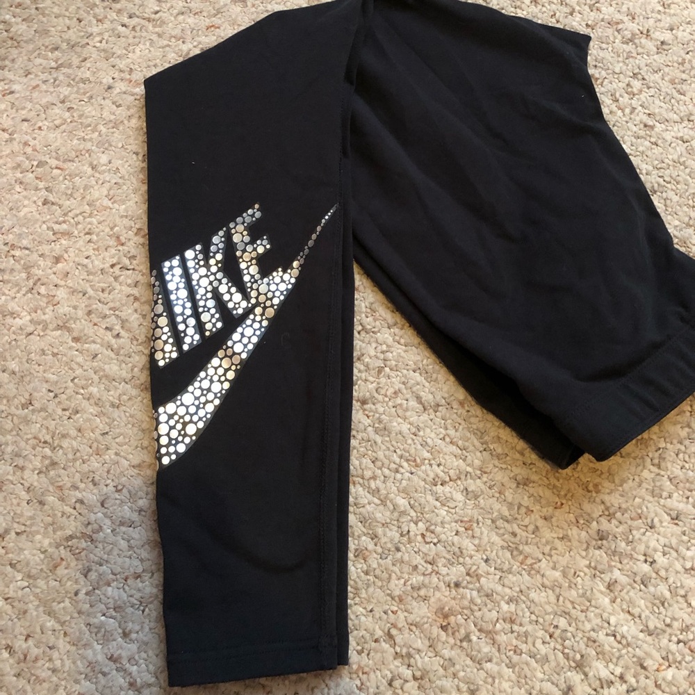 Women’s sz medium Nike leggings worn 2x